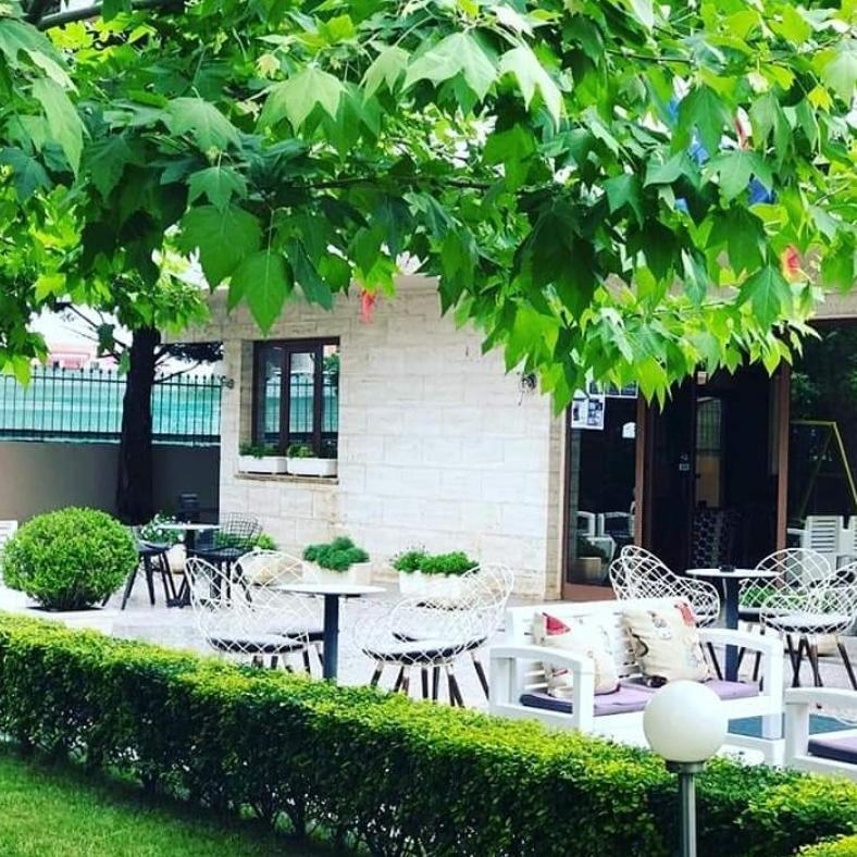 Hotel Ambasador Garden Lezha Kültér fotó