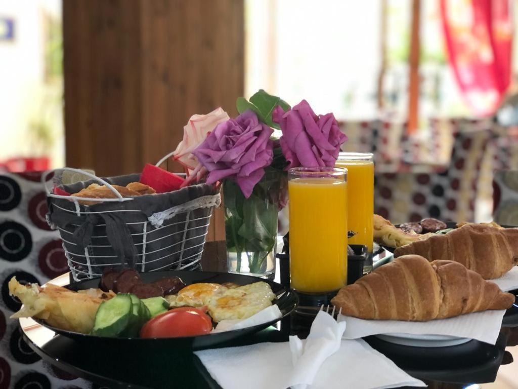 Hotel Ambasador Garden Lezha Kültér fotó