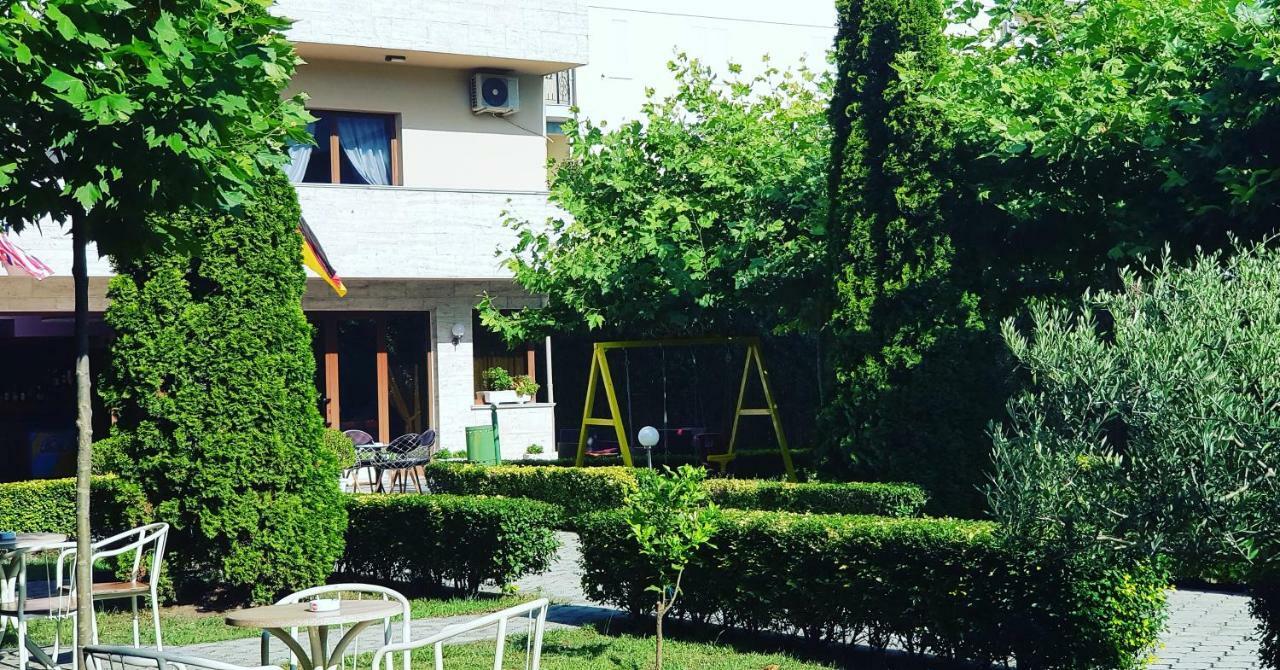 Hotel Ambasador Garden Lezha Kültér fotó