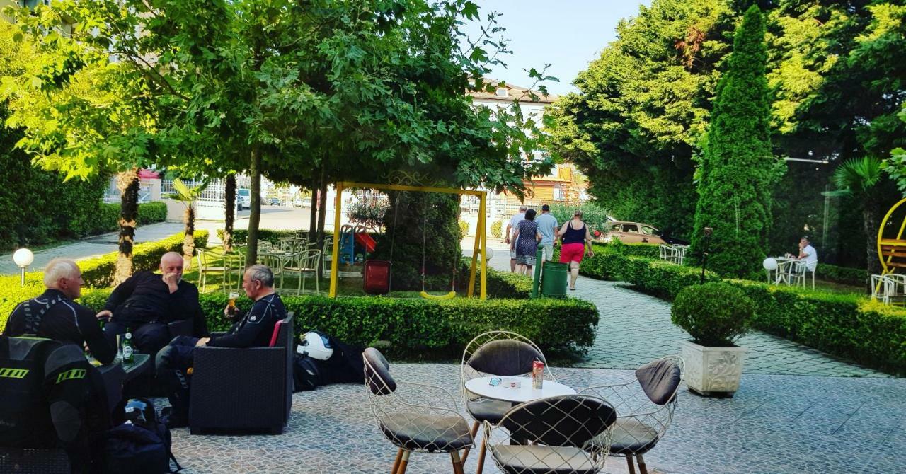 Hotel Ambasador Garden Lezha Kültér fotó